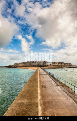 Città murata o intra muros di Saint-malo, Bretagna Francia Foto Stock