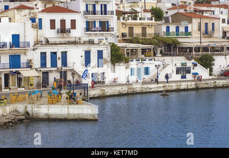 Batsi resort all'isola di Andros, Cicladi Grecia Foto Stock