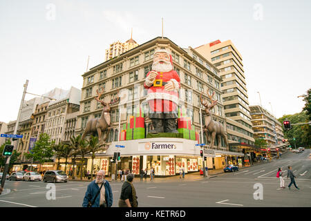 Auckland, Nuova Zelanda - Aprile 2016: centri commerciali e grattacieli nel centro città di Auckland Foto Stock