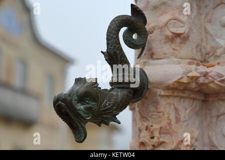 Ornamento fontana nella città di Sintra, Portogallo Foto Stock