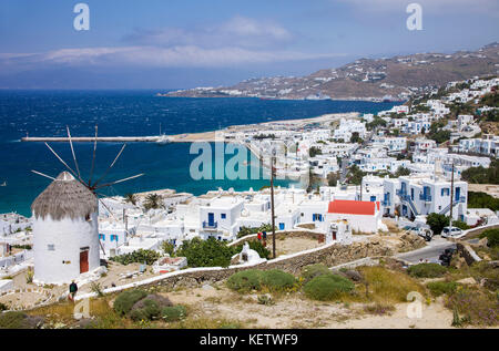 Vista dal mulino a Mykonos-town, Mykonos, Grecia Foto Stock