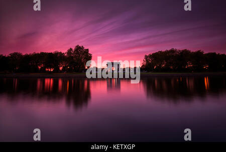 Tramonto sul fiume trent presso il Victoria Embankment, nottingham England Regno Unito Foto Stock