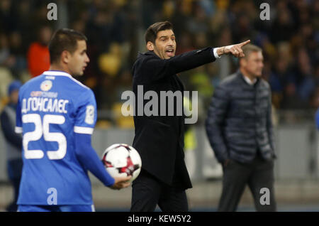 Soccer Football. 22 ottobre, 2017. ukrainian premier league giornata 13 gioco - Dynamo Kyiv vs Shakhtar Donetsk - NSC olimpiyskyi, Kiev, Ucraina '"", 22 ottobre 2017. Shakhtar Donetsk coach Paulo Fonseca durante una partita di credito: anatolii stepanov/zuma filo/alamy live news Foto Stock