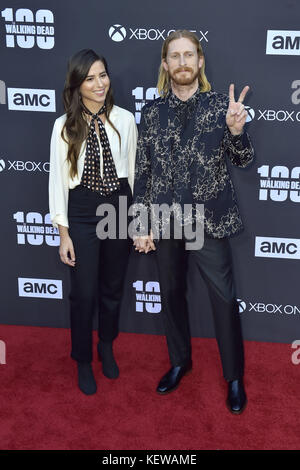 Austin Amelio e gli ospiti partecipano alla premiere della stagione 8 di AMC 'The Walking Dead' e alla celebrazione del 100° episodio al Greek Theatre il 22 ottobre 2017 a Los Angeles, California. | Verwendung weltweit Foto Stock