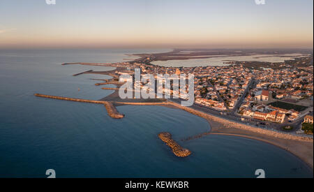 Vista aerea di saintes-maries-de-la-Mer Città Foto Stock