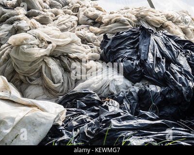 Molti usati fogli di plastica Foto Stock