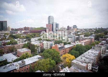 Vista di Park Slope di Brooklyn in new york, tra cui il centro di Barclays, centro e le aree circostanti in new york sabato, 14 ottobre 2017. A causa di un maggiore sviluppo nel settore, in particolare hi-rise appartamento di lusso edifici, catene di negozi di fascia alta e i rivenditori sono in movimento. (© richard b. levine) Foto Stock