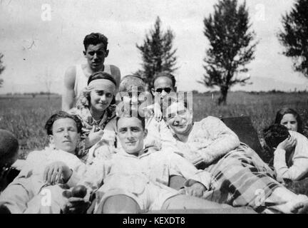 Una fotografia dell'archivio Fortepan, datata 1936, che mostra un momento storico o una scena di quell'anno. Questa immagine probabilmente cattura aspetti della vita quotidiana, della cultura o degli eventi in Ungheria o in Europa durante gli anni '1930, fornendo un'istantanea del paesaggio sociale o politico dell'epoca. Foto Stock