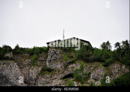 AJAXNETPHOTO. 25Giugno, 2014. BERCHTESGADEN, Germania. - ADOLF HITLER guerra mondiale II ALPI BAVARESI rifugio di montagna KEHLSTEINHAUS, ora una popolare attrazione turistica e ristorante. foto:TONY HOLLAND/AJAX REF:DTH152406 38561 Foto Stock