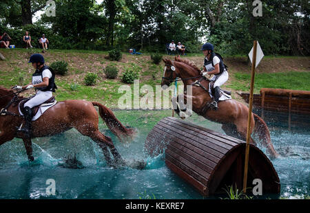 Fotografia con il salto equestre sul cavallo durante il cross-country concorrenza, Purcellville, Virginia, Stati Uniti d'America Foto Stock