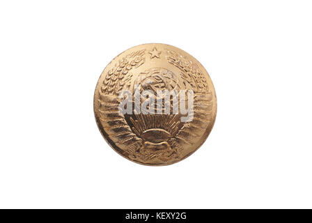 Pulsante dal Soviet (URSS) esercito uniforme. membro emblema dell URSS sul colore dorato pulsante. percorso su sfondo bianco Foto Stock