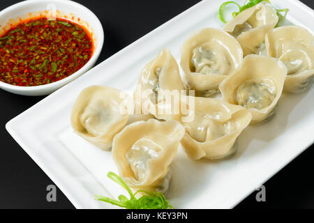 Gnocco fritto con salsa Foto Stock