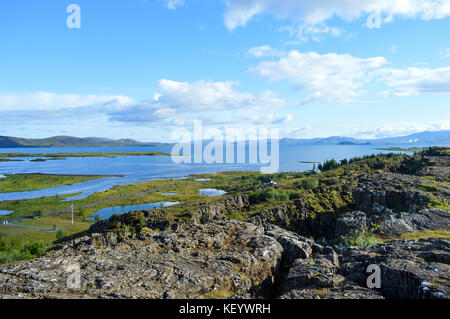 Bella giornata estiva nel parco nazionale di Thingvellir in Islanda Foto Stock