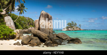 La Seychelles, Mahe, Anse Royale, Ile Souris, spiaggia, roccia di granito panoramica di formazione Foto Stock