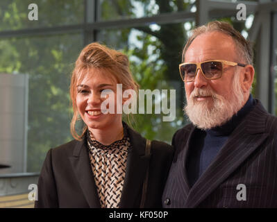 Francoforte, Germania. 10 Ott 2017. Ronja von Rönne (* 1992), giornalista e autrice tedesca, con Friedrich Liechtenstein (* 1956), musicista tedesco e. Foto Stock