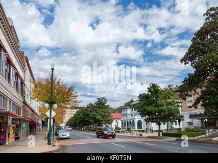 La Central Avenue ("Bathhouse Row'), nel centro cittadino di Hot Springs, Arkansas, STATI UNITI D'AMERICA Foto Stock