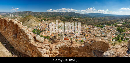 Ultra ampia vista panoramica del villaggio jalance e impianto nucleare Foto Stock