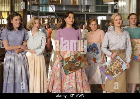 18 novembre 2003 - MONA LISA SMILE' con MAGGIE GYLLENHAAL E JULIA STILES Credit: Columbia Picturess/ZUMAPRESS.com/Alamy Live News Foto Stock