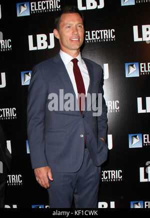 Los Angeles, CALIFORNIA, Stati Uniti. 24 ottobre 2017. Jeffrey Donovan. "LBJ" prima mondiale tenutasi all'ArcLight Hollywood di Los Angeles. Credito fotografico: AdMedia Credit: AdMedia/ZUMA Wire/Alamy Live News Foto Stock