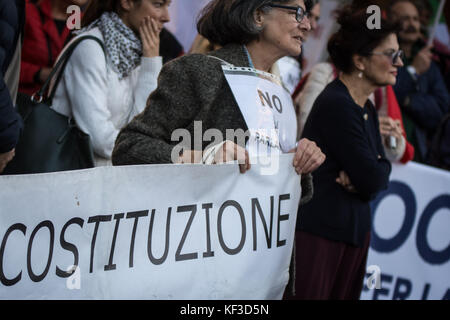 Roma, Italia. 24 ott 2017. attore italiano alessio boni durante il photocall  del film italiano la ragazza nella nebbia, diretto da Donato carrisi.  Credito: Matteo nardone/Pacific press/alamy live news Foto stock 