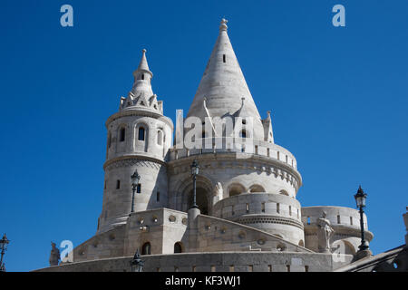 Neoromanica torrette Bastione del Pescatore del Quartiere del Castello di Buda superiore Budapest Ungheria Foto Stock