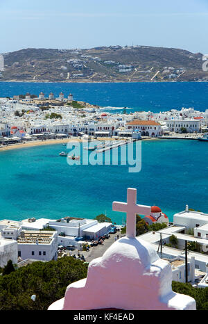 Piccola cappella sopra mykonos-town, Mykonos, Cicladi, Egeo, Grecia Foto Stock