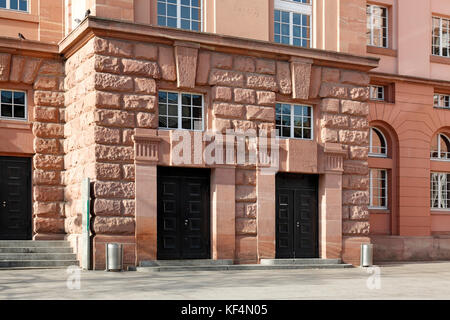 Staatstheater a Mainz, RHEINLAND-PFALZ, Grosses Haus, seiteneingang, eingangstueren, kapitelle Foto Stock