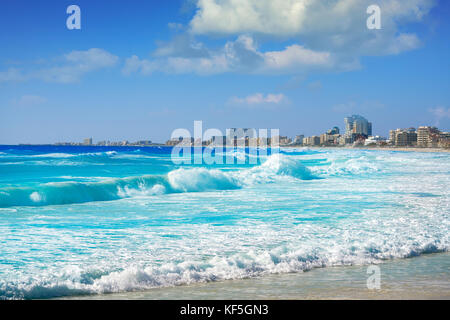 Forum di cancun spiaggia playa gaviota azul in Messico in hotel Zona Foto Stock