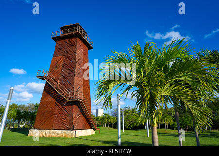 Cancun vecchio aeroporto torre di controllo in legno per il Messico Foto Stock