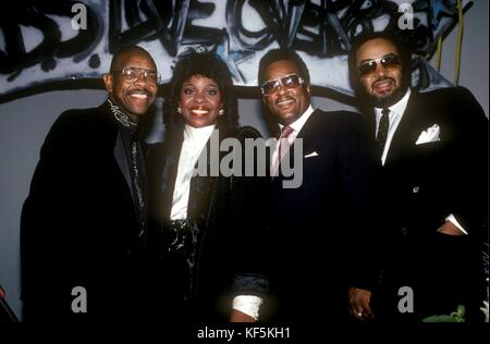 Gladys Knight e I Pips al teatro Apollo di Harlem, New York City, giugno 1988. L-R: Merald 'Bubba' Patten, Gladys Knight, Edward Platten E William Guest. © Gary Gershoff/MediaPunch Foto Stock