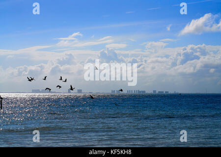 Cancun hotel zone da Isla Mujeres island sunset riviera Maya in Messico Foto Stock