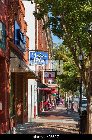 Ristoranti su East Broad Street nel centro di Atene, Georgia, Stati Uniti d'America. Foto Stock