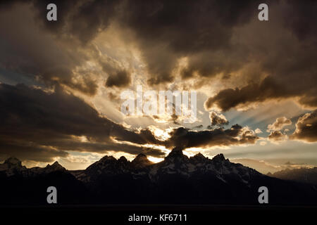 Wy02498-00...wyoming - tramonto sul Grand Teton nel parco nazionale di Grand Teton. Foto Stock