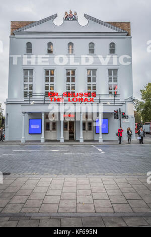 Londra, Inghilterra, Regno Unito. 24 ottobre, 2017. La serata di apertura del dottor Seuss è il Lorax presso la Old Vic Theatre sul taglio in London, SE1. Foto Stock