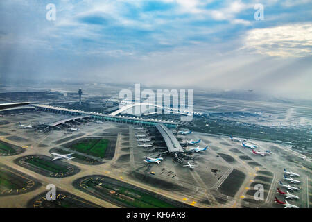 Paesaggio architettonico dell'aeroporto di Guangzhou Baiyun,nella provincia di Guangdong, Cina Foto Stock