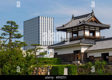 Hiroshima, Giappone - 25 maggio 2017: il vecchio e il nuovo e moderno edificio storico in Hiroshima Foto Stock