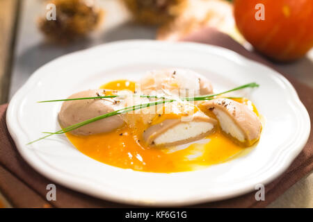 Gnocchi di castagne con salsa di zucca Foto Stock