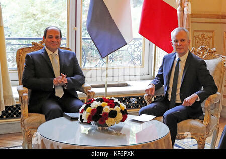 Parigi, Parigi, Francia. 25 Ott 2017. Il presidente egiziano Abdel Fattah al-Sisi incontra il presidente francese dell'Assemblea nazionale Francois de Rugy all'Assemblea nazionale di Parigi, Francia, 25 ottobre 2017 Credit: Presidente egiziano Office/APA Images/ZUMA Wire/Alamy Live News Foto Stock