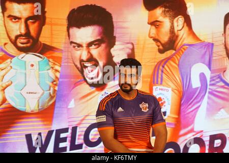 Mumbai, India. 26 ott 2017. fc club di Pune ha annunciato come un marchio ambasaddar e co-proprietario attore di bollywood arjun kapoor a JW Marriott hotel di Juhu di Mumbai il 26 ott 2017. Credito: prodip guha/alamy live news Foto Stock