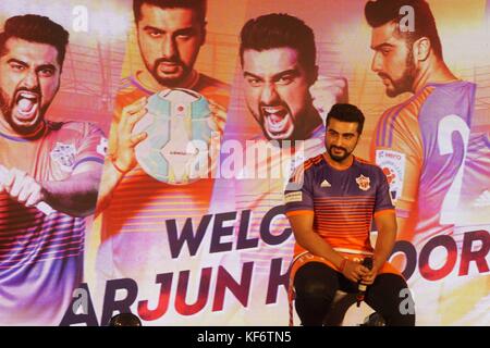 Mumbai, India. 26 ott 2017. fc club di Pune ha annunciato come un marchio ambasaddar e co-proprietario attore di bollywood arjun kapoor a JW Marriott hotel di Juhu di Mumbai il 26 ott 2017. Credito: prodip guha/alamy live news Foto Stock