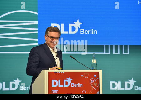 BERLINO/GERMANIA - OTTOBRE 26: Stefan Winners (Hubert Burda Media) sul palco, durante la conferenza DLD (Digital Life Design) a Berlino, BOLLE Festsäle. Copyright: Picture Alliance per DLD / Kai-Uwe Wärner | utilizzo in tutto il mondo Foto Stock