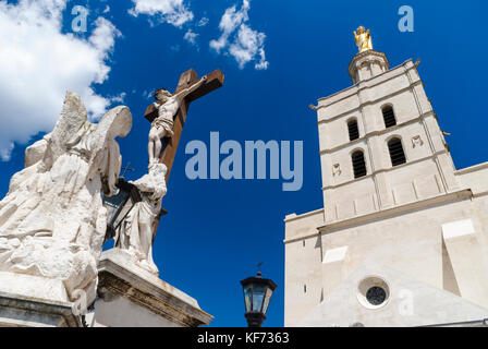 Cattedrale di Avignone (Notre-Dame des Doms). Avignone, Provenza, Vaucluse, Francia. Foto Stock