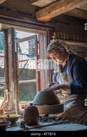 Dimostrazione di ceramica. Artigianato Luostarinmäki Museum Turku Finlandia Foto Stock