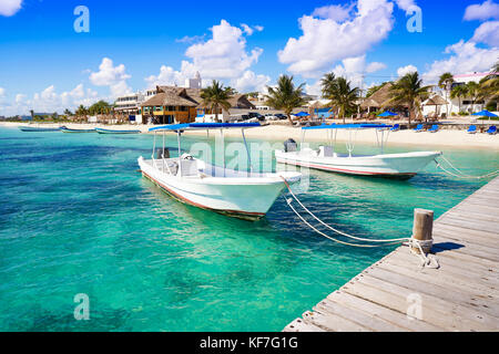 Puerto Morelos spiaggia barche in riviera Maya Maya del Messico Foto Stock