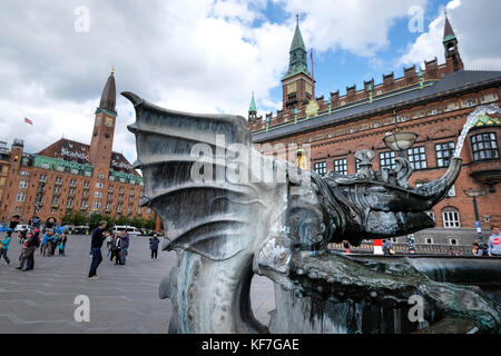 Danimarca, Copenaghen, Strøget, la strada pedonale, municipio Foto Stock