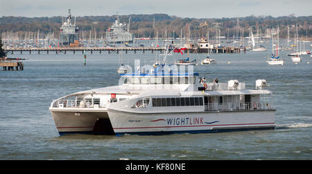 HSC Wight Ryder I - Isola di Wight traghetto passeggeri di proprietà di Wightlink - Portsmouth Porto, Portsmouth, Hampshire, Inghilterra, Regno Unito Foto Stock