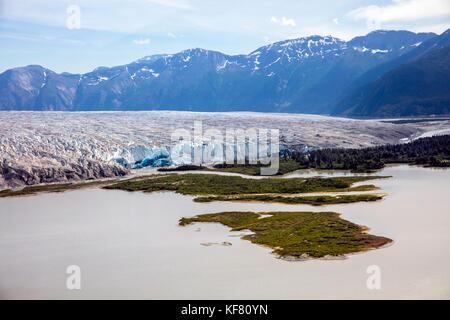 Stati Uniti d'America, Alaska juneau, ariel viste sul ghiacciaio taku visto da elicottero, elicottero dogsled tour vola sopra il ghiacciaio taku al helimush Foto Stock