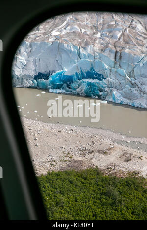 Stati Uniti d'America, Alaska juneau, ariel viste sul ghiacciaio taku visto da elicottero, elicottero dogsled tour vola sopra il ghiacciaio taku al helimush Foto Stock