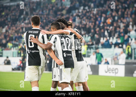 Torino, Italia. 25 ott 2017. gonzalo higuain (Juventus fc) durante un theserie: Juventus fc vs s.p.a.l. 2013 presso lo stadio Allianz. juventus vince 4-1. torino, Italia 25 ottobre 2017 credit: alberto gandolfo/Pacific press/alamy live news Foto Stock