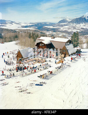 Stati Uniti d'America, colorado, telluride, persone di mangiare al ranch gorrono ristorante, telluride ski resort Foto Stock